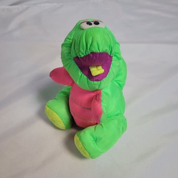 Fisher Price 1992 Dino-Roars Baby T-Rex Dinosaur Green Puffalump Nylon Dino 9" - Picture 1 of 9